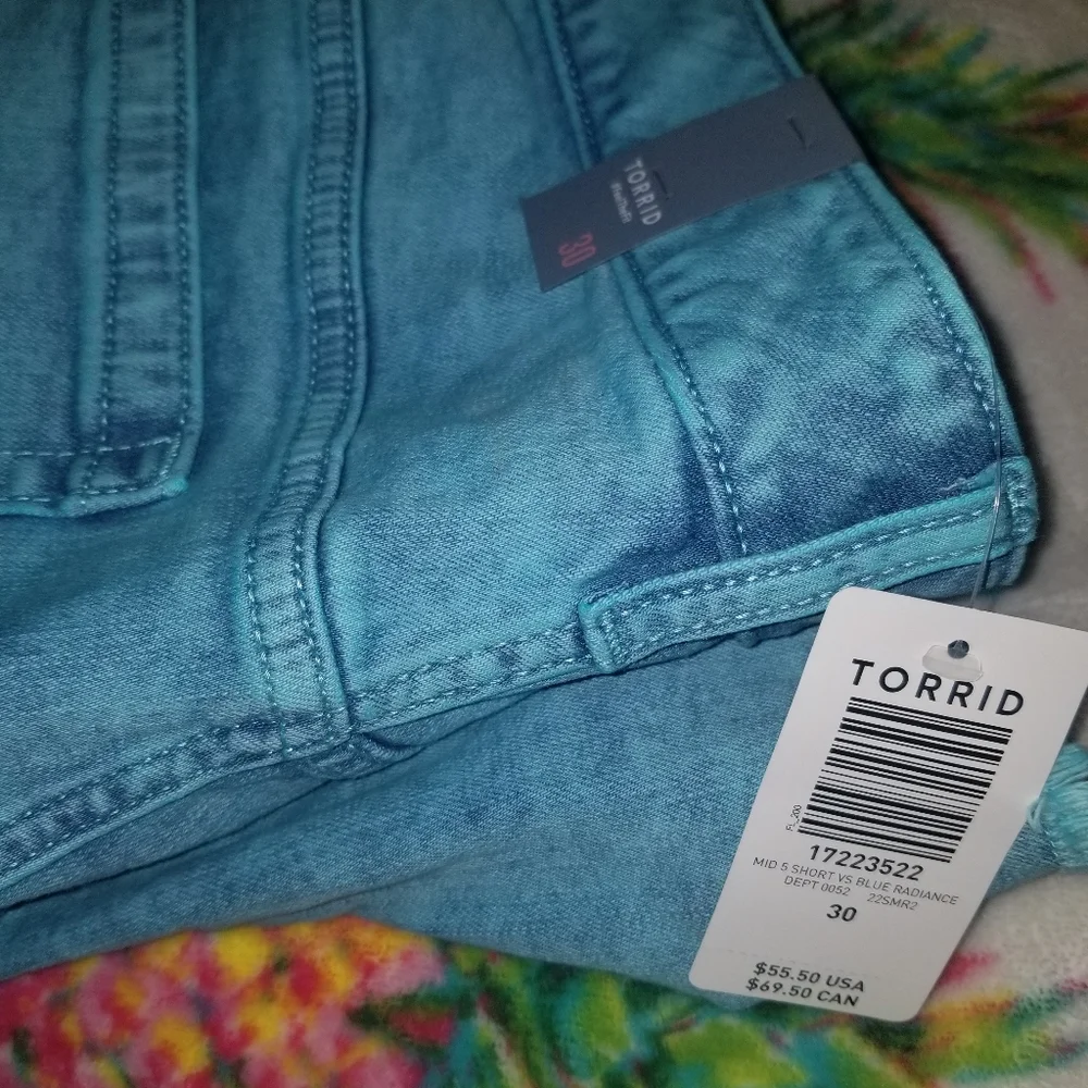 Torrid Mid Rise Shorts - Picture 3 of 5